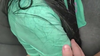 Amateur Pussy-Licking And Fucking In Family Sofa