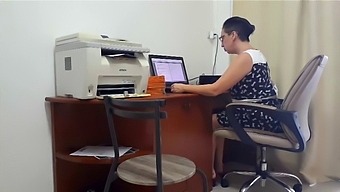 High Definition Video Captures The Real-Life Cunnilingus Of A Secretary And Her Office Worker