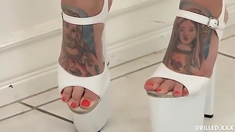 Rondborstige Brunette Ivy Lebelle Geniet Van Anale Seks Van Achteren Met Ramon Nomar