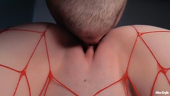 Amateur Babe Gets Her Tight Asshole Stretched In Hd Video