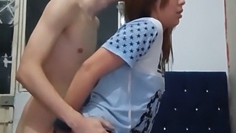 Kolumbianische Stiefschwester Wird Flirtend Und Berührt Mich Mit Ihren Reichen Lippen - Spanischer Porno