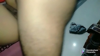 Pizza Delivery Guy Has Steamy Sex With Indian Girl