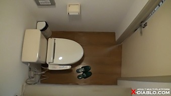 Voyeuristic Video Of Model'S Wardrobe Change And Professional Photoshoot
