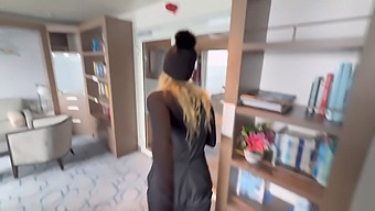 Public Oral Sex With A Random Girl On A Cruise